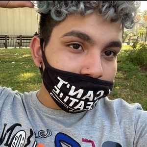 Meet your Posher, Alexis